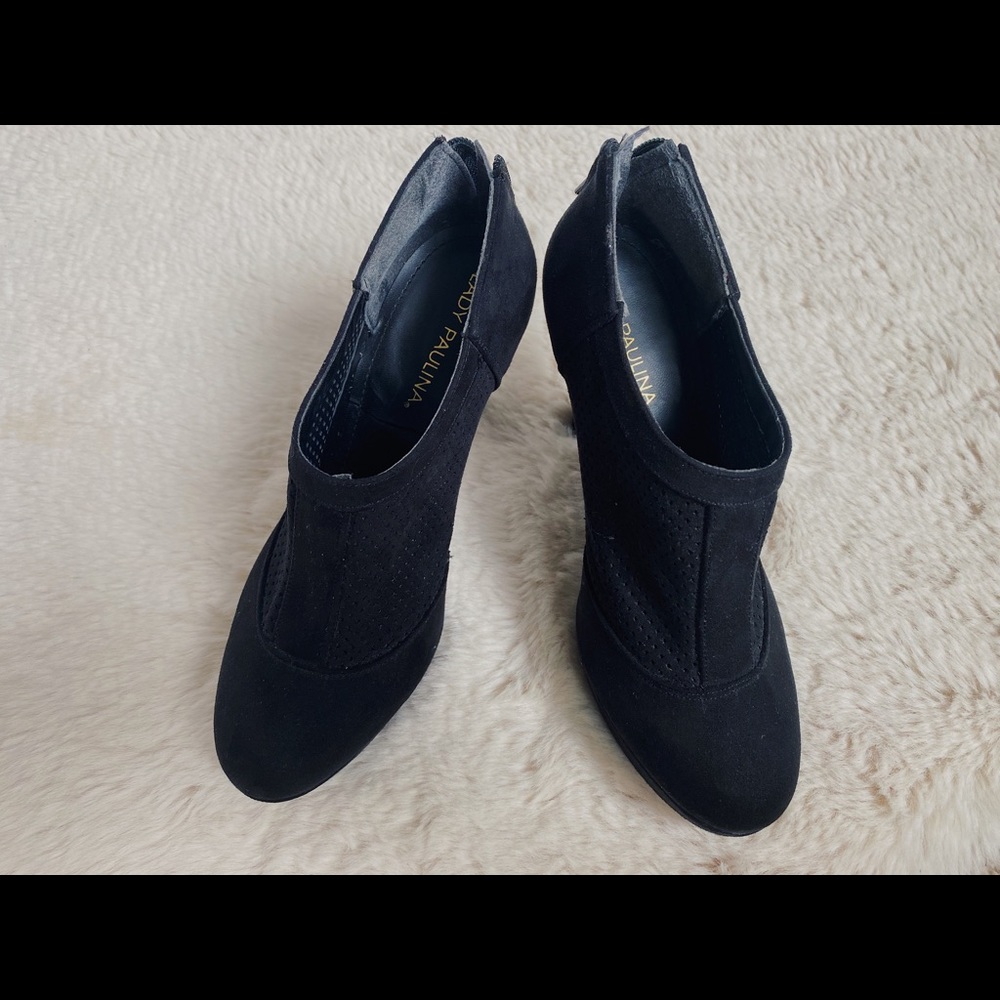 Lady Paulina Black Velvet Heels
